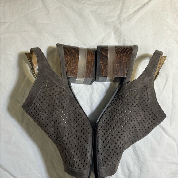 Vaneli Gray Peep-Toe Women's Shoes - Picture 4 of 4